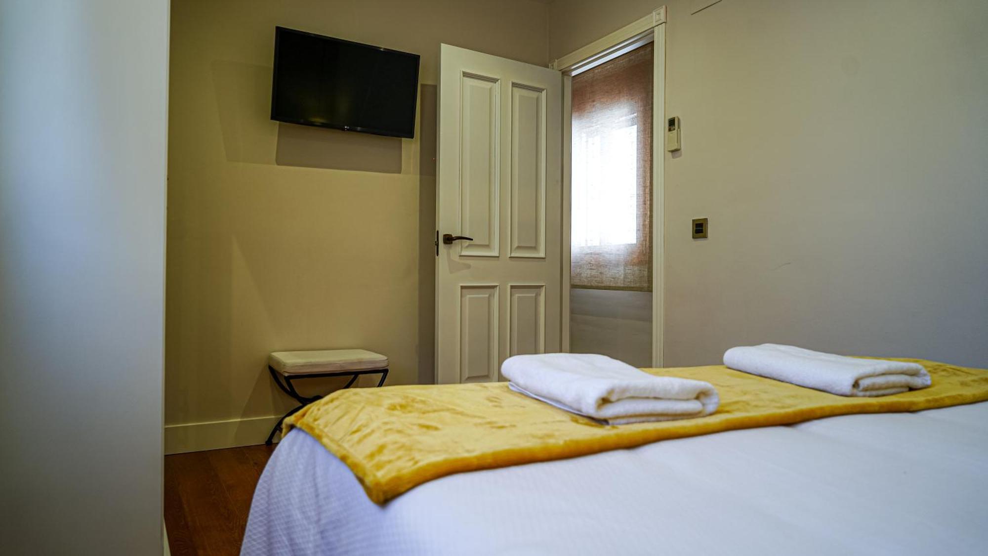 Apartamentos Puente Romano Suites Merida Exterior photo
