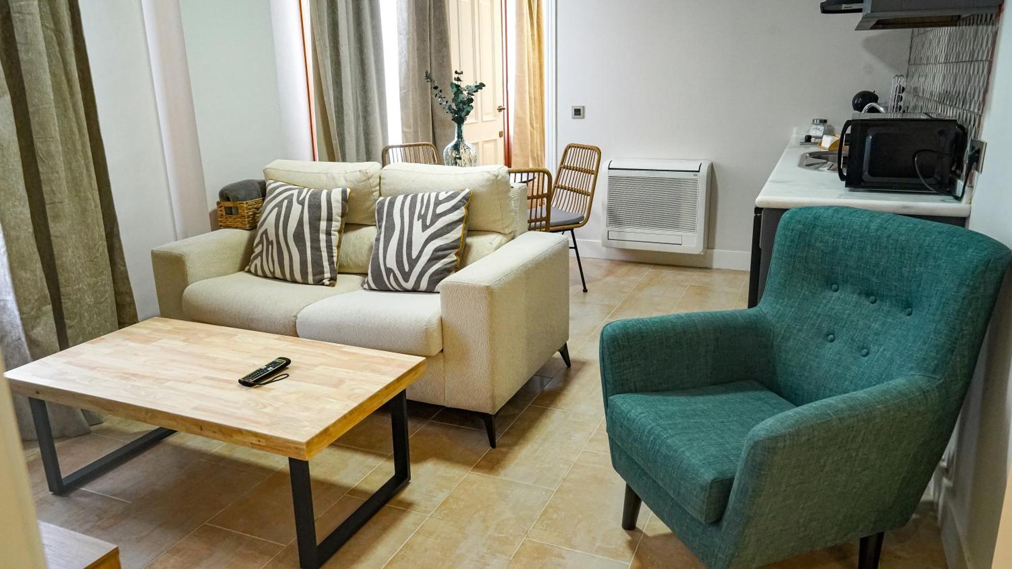 Apartamentos Puente Romano Suites Merida Exterior photo