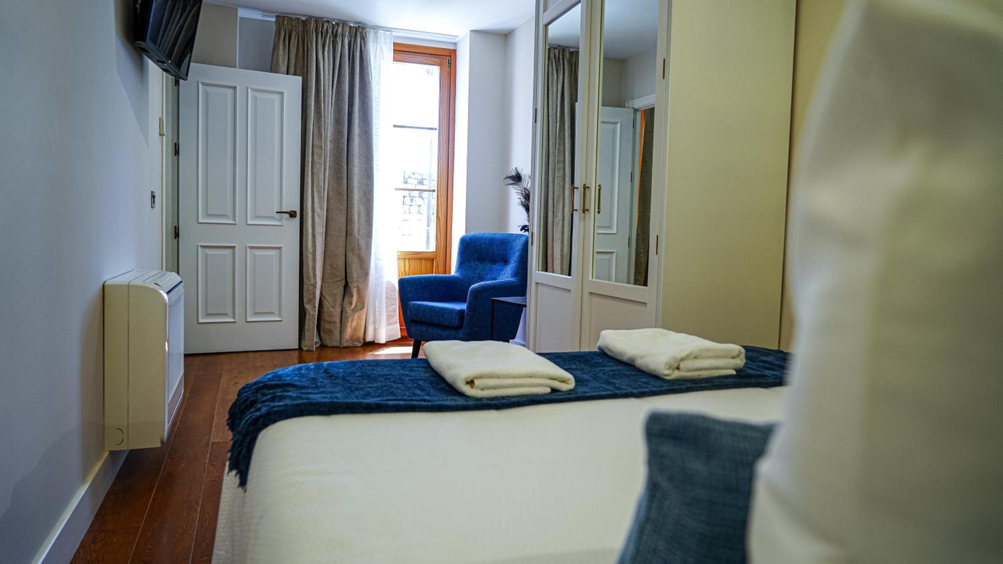 Apartamentos Puente Romano Suites Merida Exterior photo